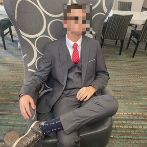 Men's Charcoal Gray 3-piece Suit
